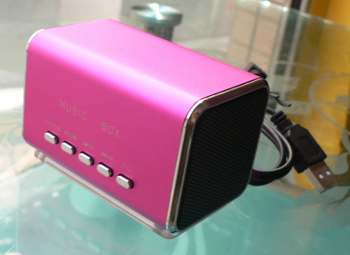 佛山哪里有電子產(chǎn)品批發(fā)市場(chǎng),本人批發(fā)插卡小音箱